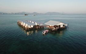 Shun Shun Water Bungalows Semporna Malaysia