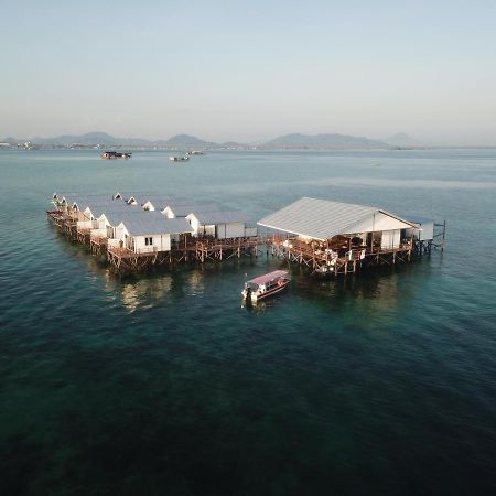 Shun Shun Water Bungalows Semporna Exterior photo