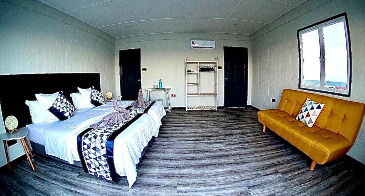 Shun Shun Water Bungalows Semporna Exterior photo