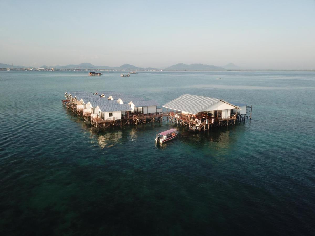 Shun Shun Water Bungalows Semporna Exterior photo