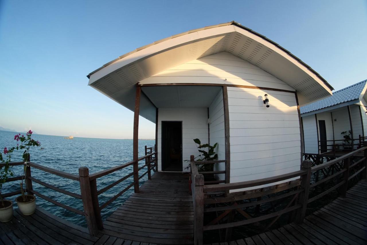Shun Shun Water Bungalows Semporna Exterior photo