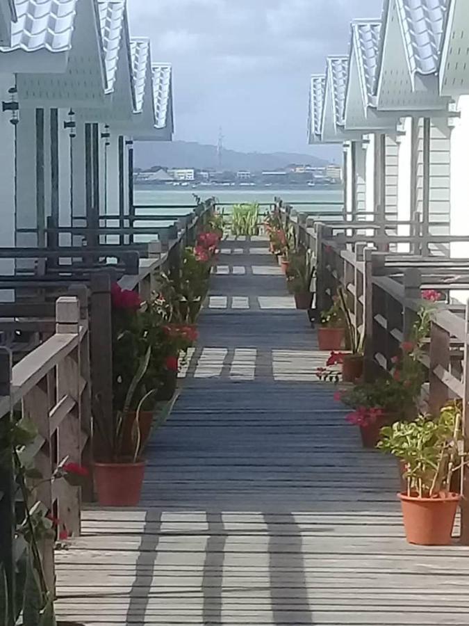Shun Shun Water Bungalows Semporna Exterior photo